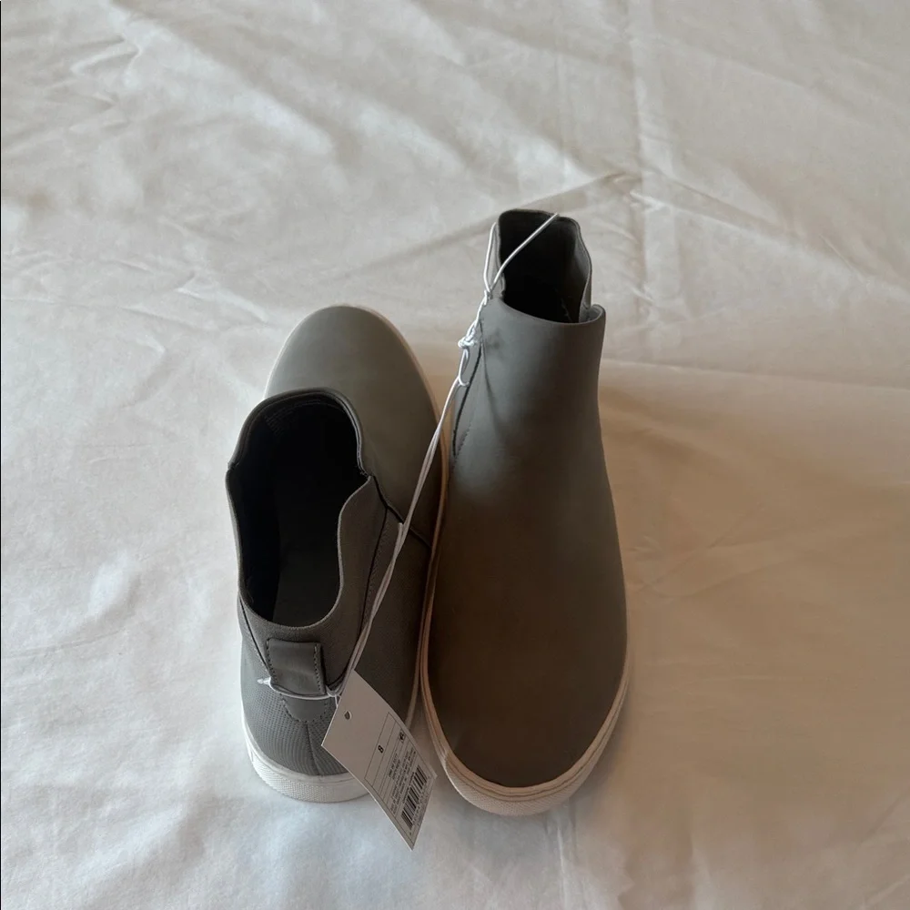 Goodfellow & Co sleek gray